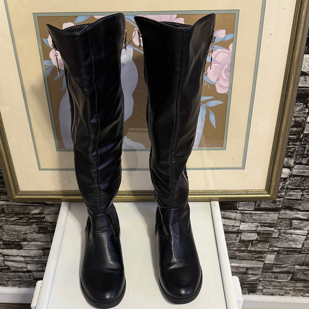 Black Knee-High Women's Boots features zipper on side and gold around the heels - Picture 2 of 11